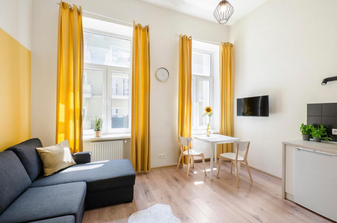 وودج Cozy Apartments On Sierpnia Street المظهر الخارجي الصورة