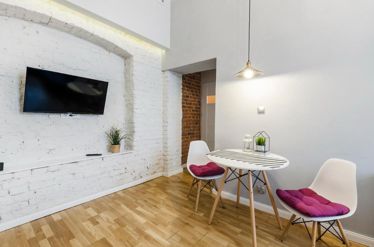 وودج Cozy Apartments On Sierpnia Street المظهر الخارجي الصورة