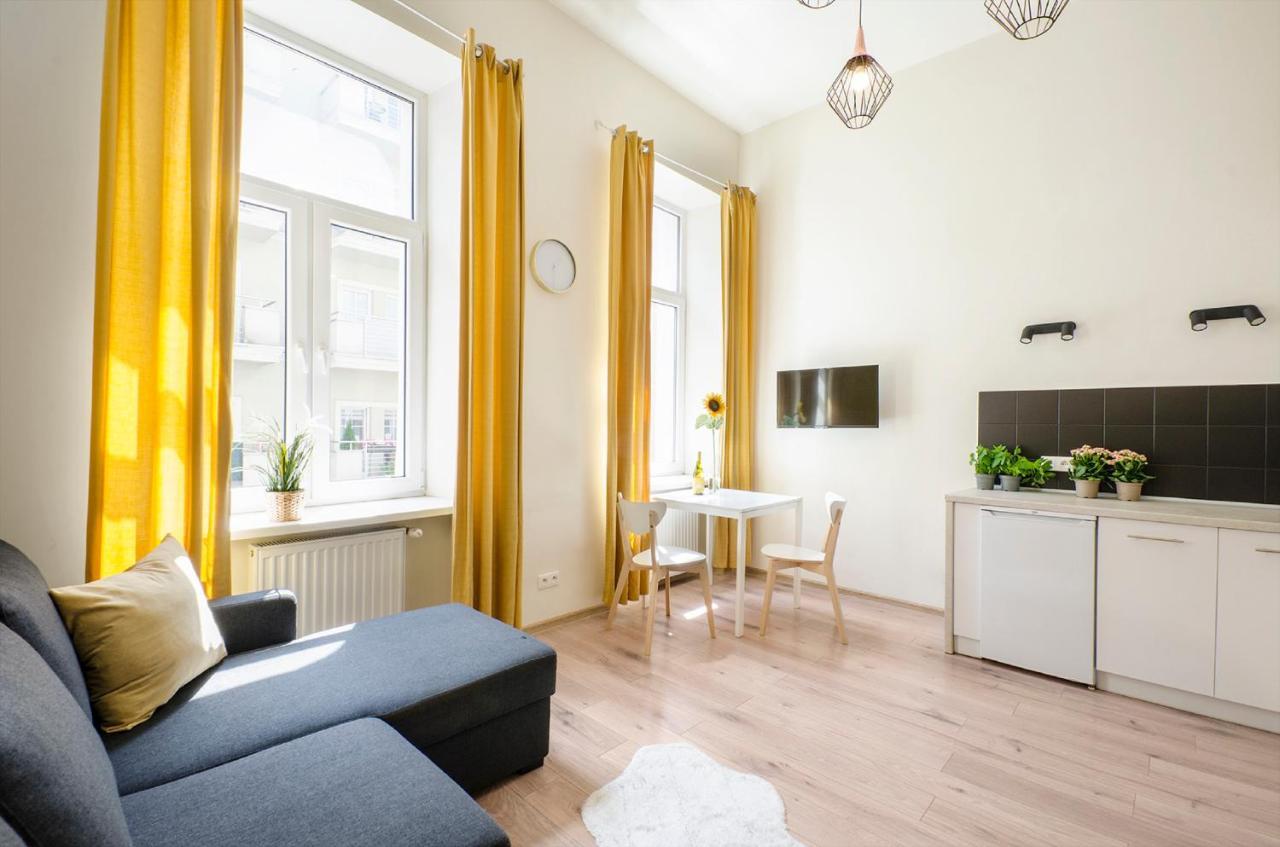 وودج Cozy Apartments On Sierpnia Street المظهر الخارجي الصورة